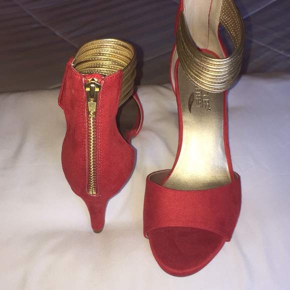 👠Beautiful Aerosoles Back Zip Shoes👠 - Picture 3 of 8